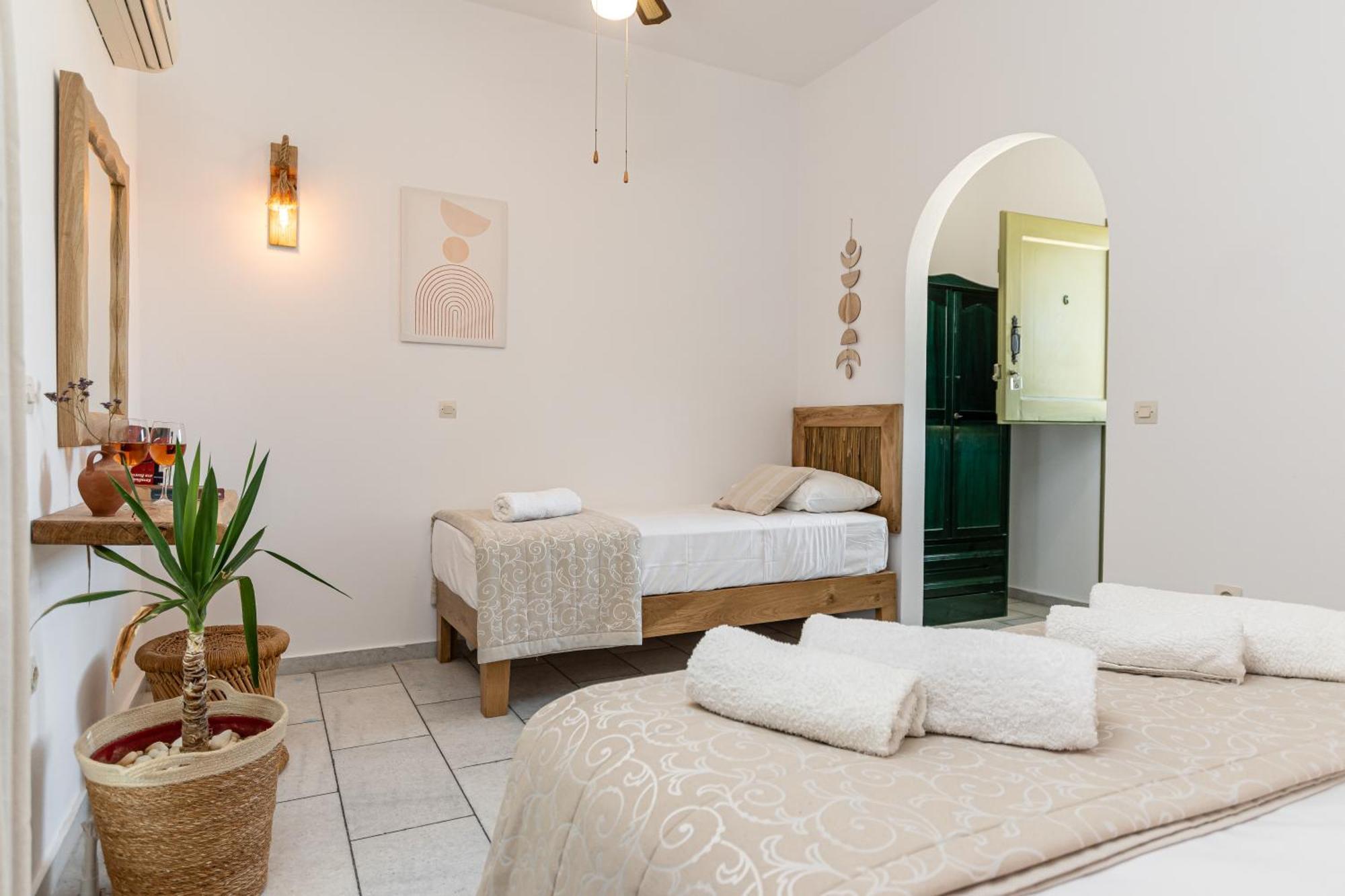 Studios Vrettos Beachfront Hotel Pláka エクステリア 写真