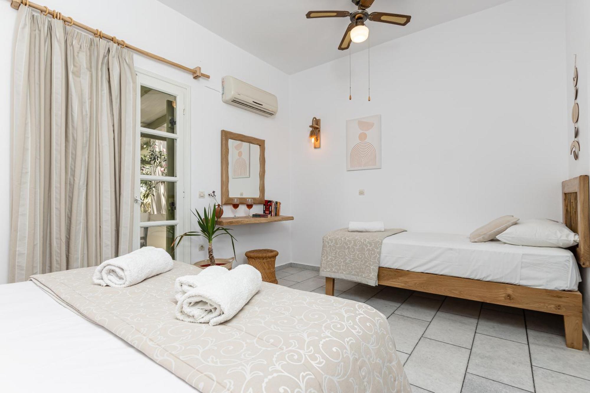 Studios Vrettos Beachfront Hotel Pláka エクステリア 写真